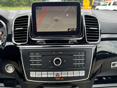 Used 2017 Mercedes-Benz GLS 550 4MATIC image 31