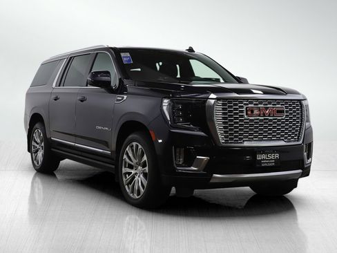 Used 2023 GMC Yukon XL Denali AWD/4WD image 8