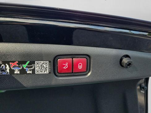 New 2026 Mercedes-Benz E 350 Sedan image 9