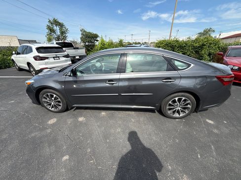 Used 2018 Toyota Avalon XLE Premium FWD image 3