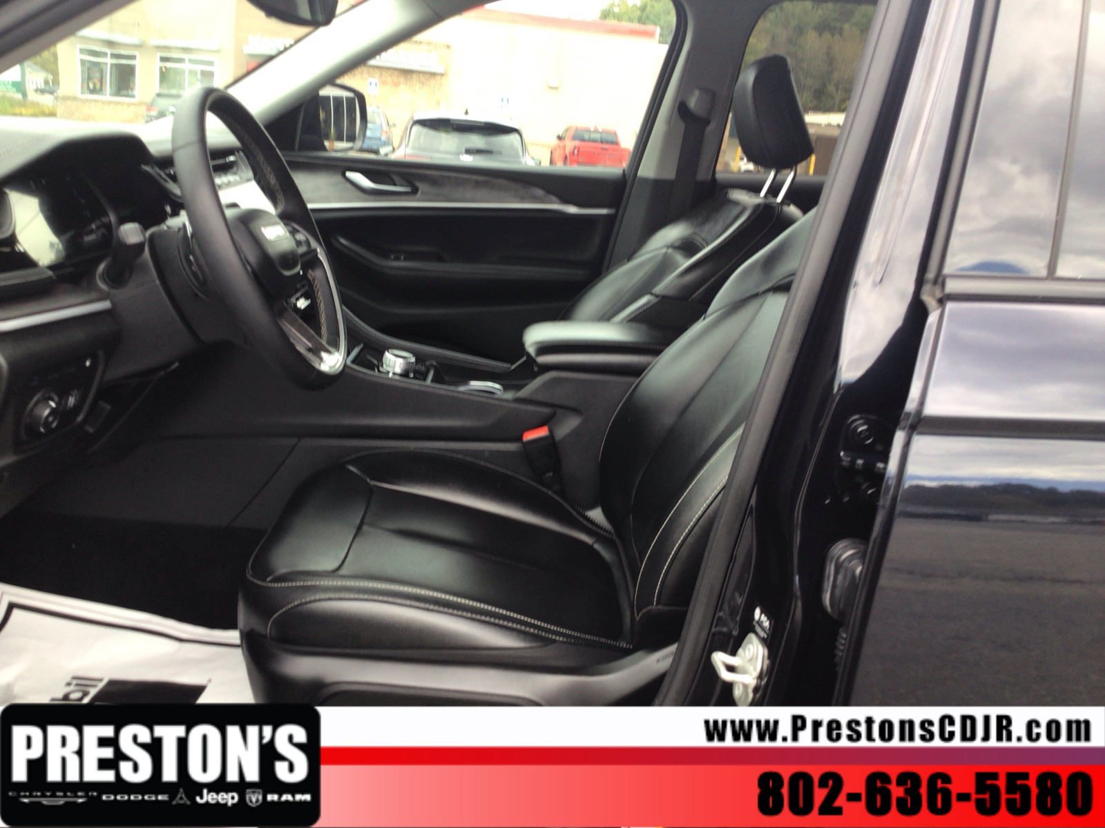 Used 2024 Jeep Grand Cherokee Limited 4xe AWD/4WD image 12