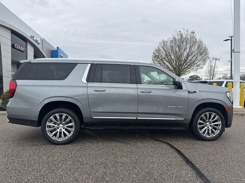 Used 2023 GMC Yukon XL Denali AWD/4WD image 11
