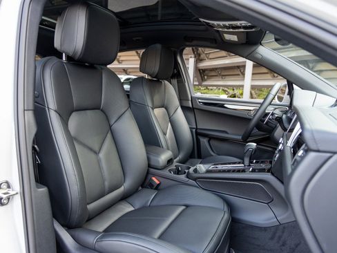 New 2026 Porsche Macan AWD/4WD image 57