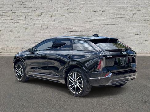 Certified 2025 Cadillac Optiq Sport 2 AWD/4WD image 3
