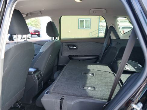 Used 2023 Nissan Rogue SV image 28