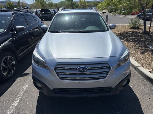 Used 2016 Subaru Outback 2.5i Premium AWD/4WD image 2