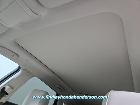 Used 2018 Cadillac XT5 Luxury w/ Driver Awareness Package FWD image 13