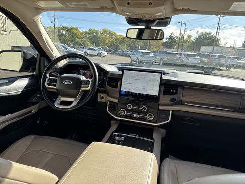 Used 2023 Ford Expedition Limited image 16