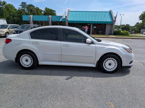 Used 2012 Subaru Legacy 3.6R Limited AWD/4WD image 9