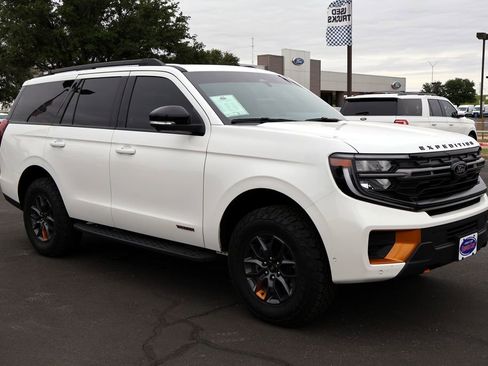 Used 2025 Ford Expedition Tremor AWD/4WD image 12