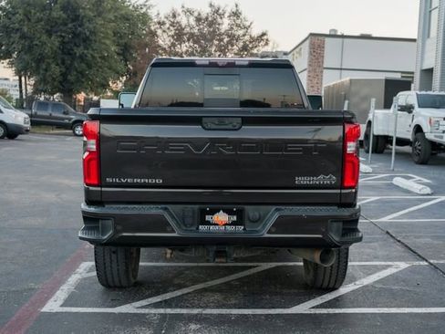 Used 2020 Chevrolet Silverado 2500 High Country w/ Z71 Off-Road Package image 9