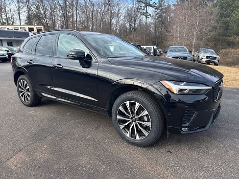 Certified 2023 Volvo XC60 B5 Plus w/ Protection Package Premier image 9