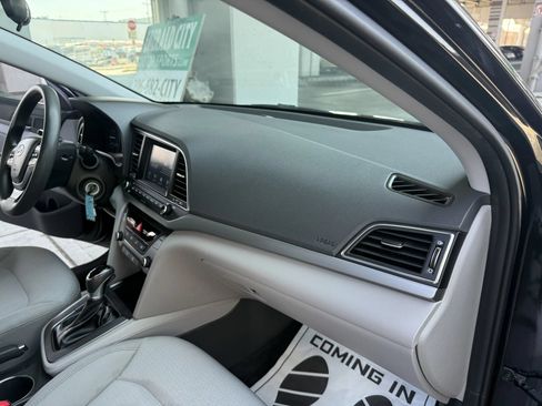 Used 2018 Hyundai Elantra SEL FWD image 19