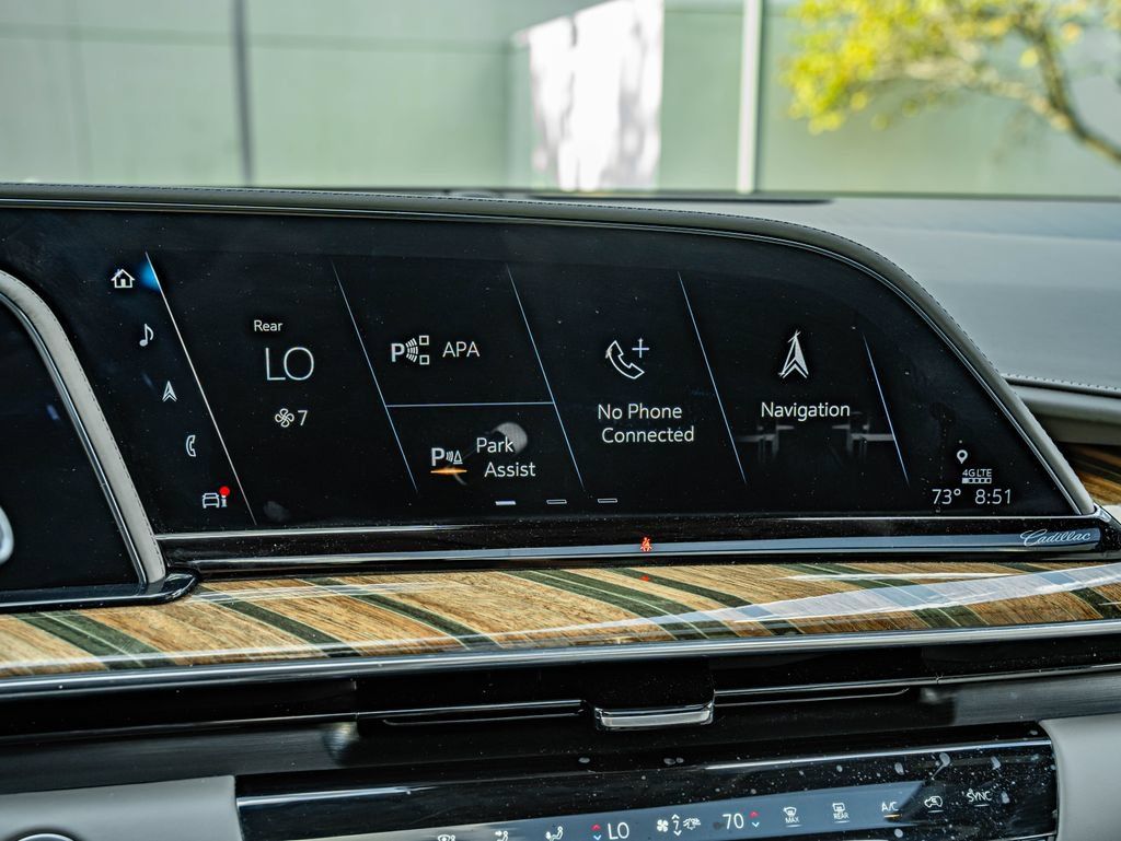 Used 2021 Cadillac Escalade Premium Luxury Platinum w/ Heavy-Duty Trailer Package AWD/4WD image 26