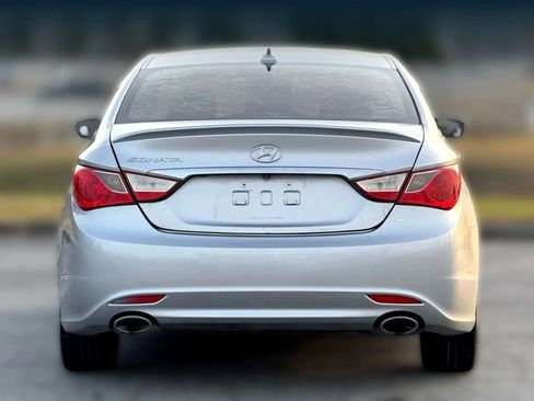Used 2013 Hyundai Sonata SE w/ Navigation & Sunroof Pkg image 4