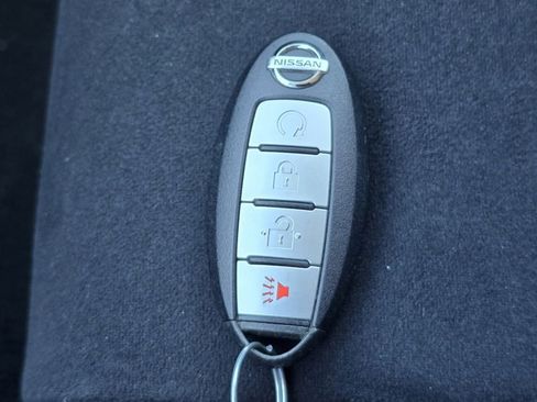 Used 2016 Nissan Pathfinder SV AWD/4WD image 31