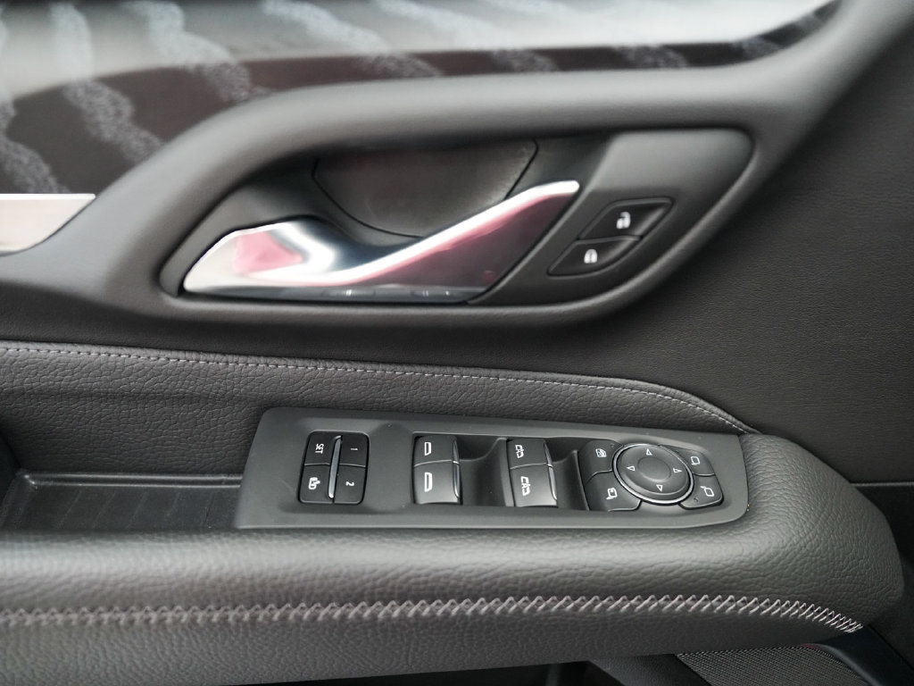 Used 2023 GMC Yukon Denali AWD/4WD image 12