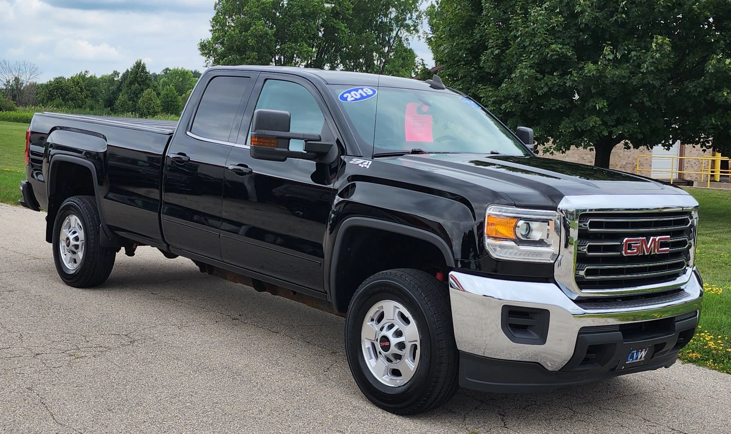 Used 2019 GMC Sierra 2500 SLE w/ Suspension Package, Off-Road AWD/4WD image 7