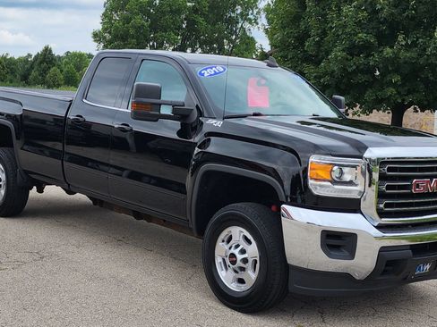 Used 2019 GMC Sierra 2500 SLE w/ Suspension Package, Off-Road AWD/4WD image 7