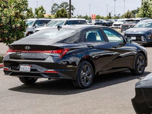 Certified 2023 Hyundai Elantra SEL FWD image 5