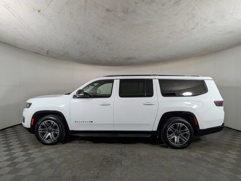 Certified 2023 Jeep Wagoneer L Series II AWD/4WD image 3