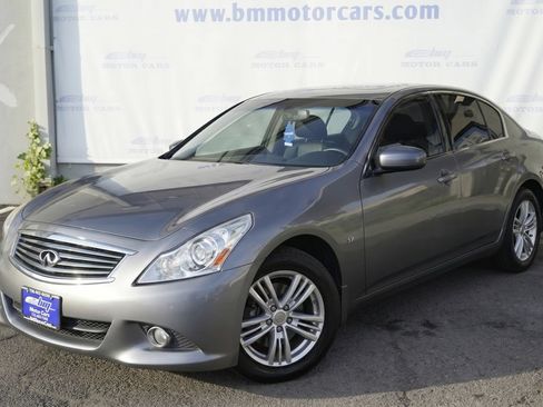Used 2015 INFINITI Q40 AWD w/ Navigation Package image 2