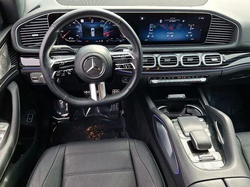 Certified 2024 Mercedes-Benz GLS 580 4MATIC image 11