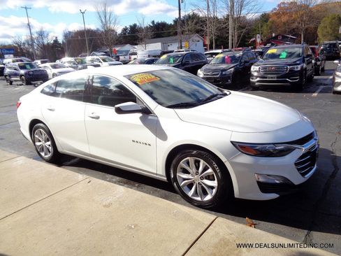 Used 2023 Chevrolet Malibu LT image 2