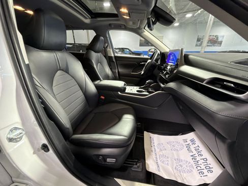 Used 2023 Toyota Highlander XLE image 33