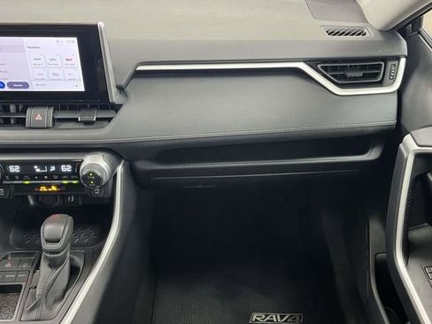 Used 2025 Toyota RAV4 XLE image 20