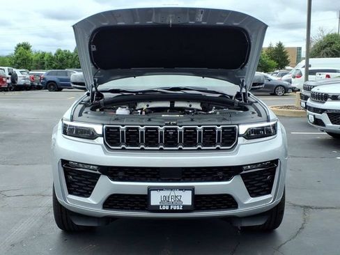 New 2026 Jeep Grand Cherokee Summit AWD/4WD image 22