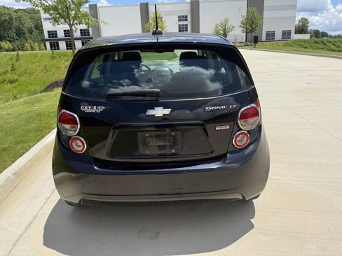 Used 2016 Chevrolet Sonic LT w/ Wheels and Fog Lamp Package FWD image 5