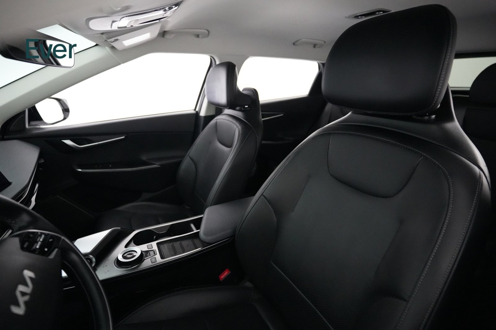 Used 2023 Kia EV6 Wind RWD image 4