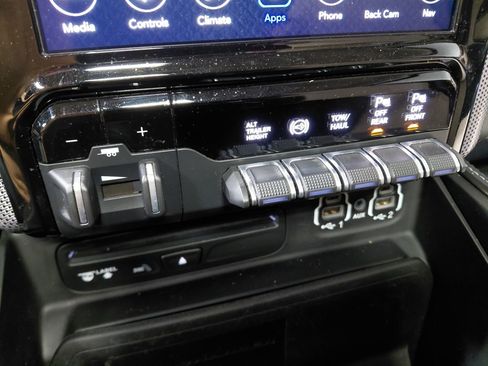 Used 2019 RAM 2500 Limited image 45