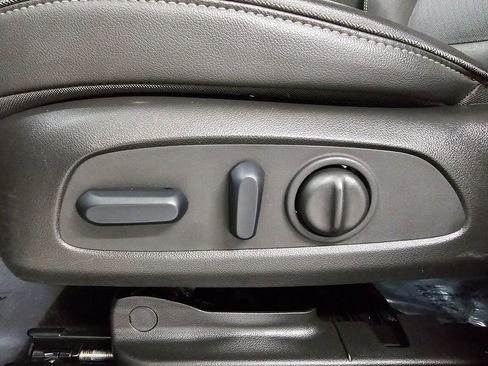 Used 2023 Buick Encore GX Preferred w/ Cold Weather Comfort Package FWD image 16