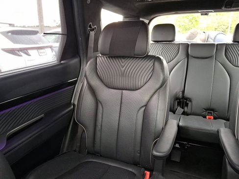 Used 2023 Hyundai Palisade Calligraphy image 12