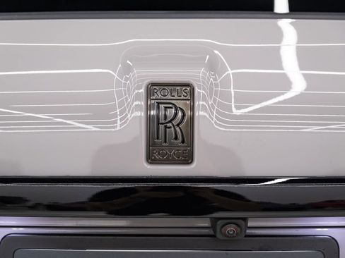 Used 2025 Rolls-Royce Cullinan AWD/4WD image 16