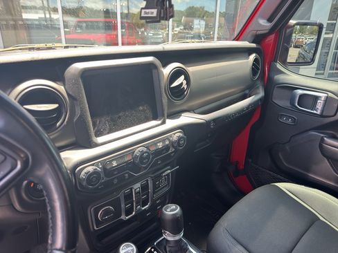 Used 2021 Jeep Wrangler Unlimited Sport AWD/4WD image 9
