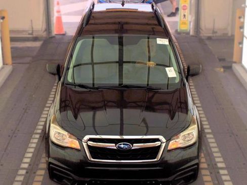 Used 2018 Subaru Forester 2.5i w/ Alloy Wheel Package AWD/4WD image 2