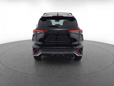 Used 2022 Toyota Highlander XSE image 10