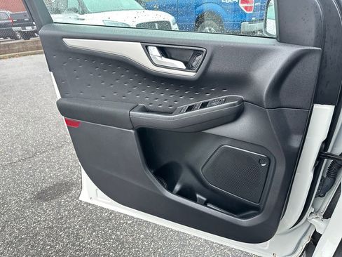 Used 2020 Ford Escape SE image 19