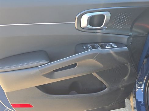 New 2026 Kia Sorento S image 19