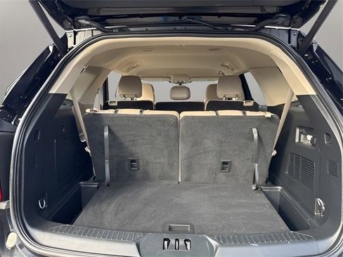 Used 2023 Ford Explorer XLT w/ Equipment Group 202A image 20