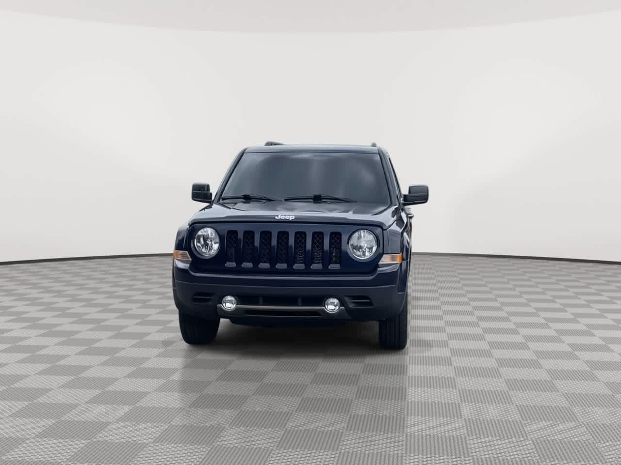 Used 2014 Jeep Patriot Latitude w/ Freedom Edition Package FWD image 3