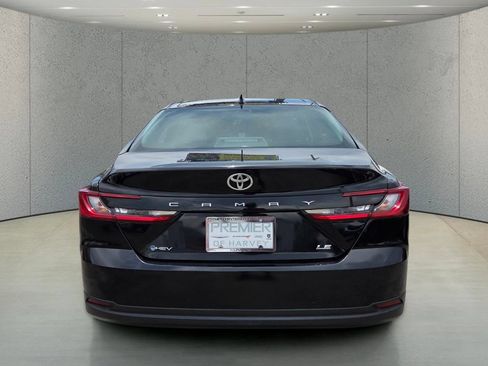 Used 2025 Toyota Camry LE FWD image 4
