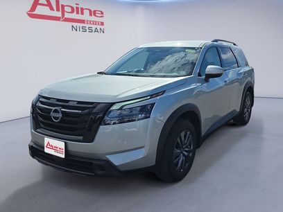 New 2025 Nissan Pathfinder SV w/ Black Appearance Package