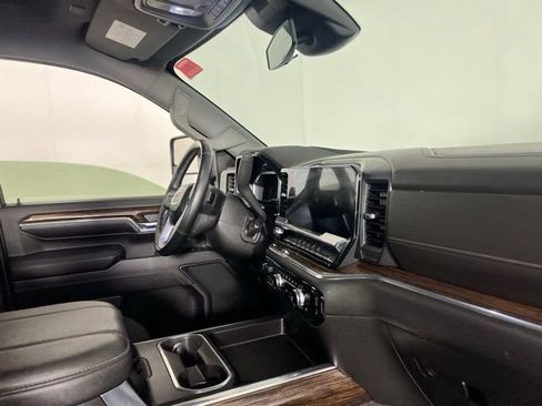 Used 2024 GMC Sierra 3500 SLE w/ SLE Value Package image 28