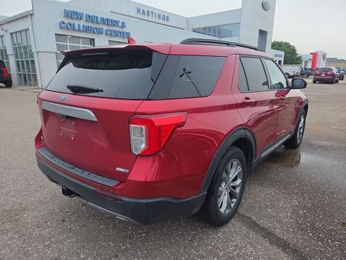 Used 2020 Ford Explorer XLT w/ Equipment Group 202A AWD/4WD image 5
