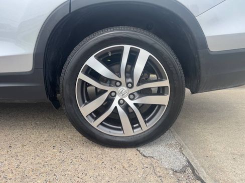 Used 2017 Honda Pilot Touring image 9