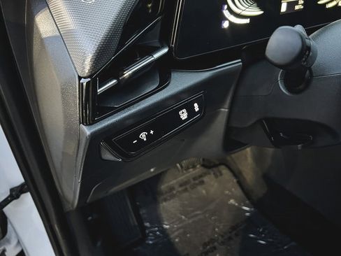 Used 2024 Kia Niro EX image 13